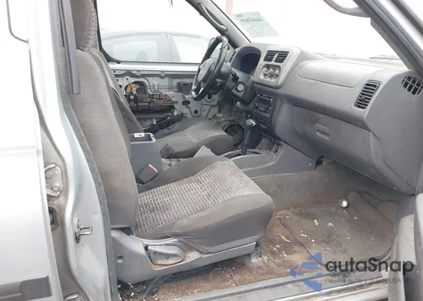 2001 Nissan Xterra Se z USA, uszkodzony, nr VIN 5N1ED28T21C513864